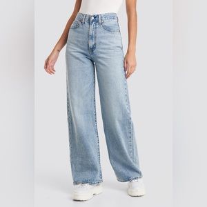 NWT Levi’s Ribcage Wide Leg Jeans